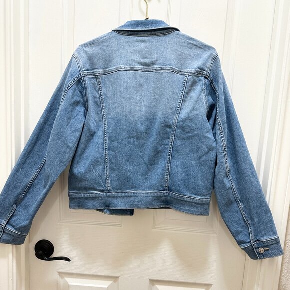 Calvin Klein Women's Classic Trucker Denim Jacket Size M Medium Blue Stretch NEW - Picture 14 of 15